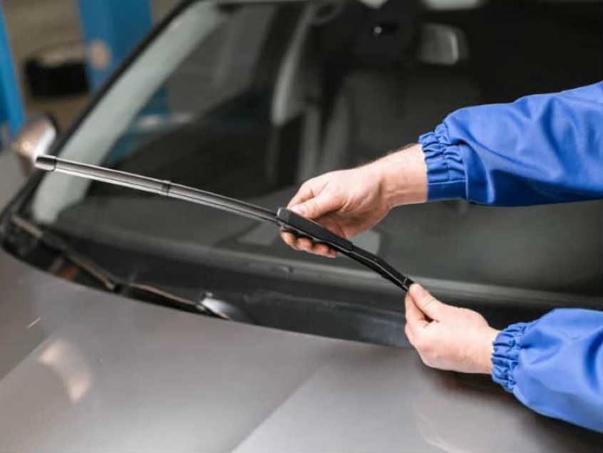 Windshield Wiper Blades on Range Rover Sport