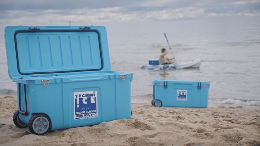 techni ice cool box on wheels